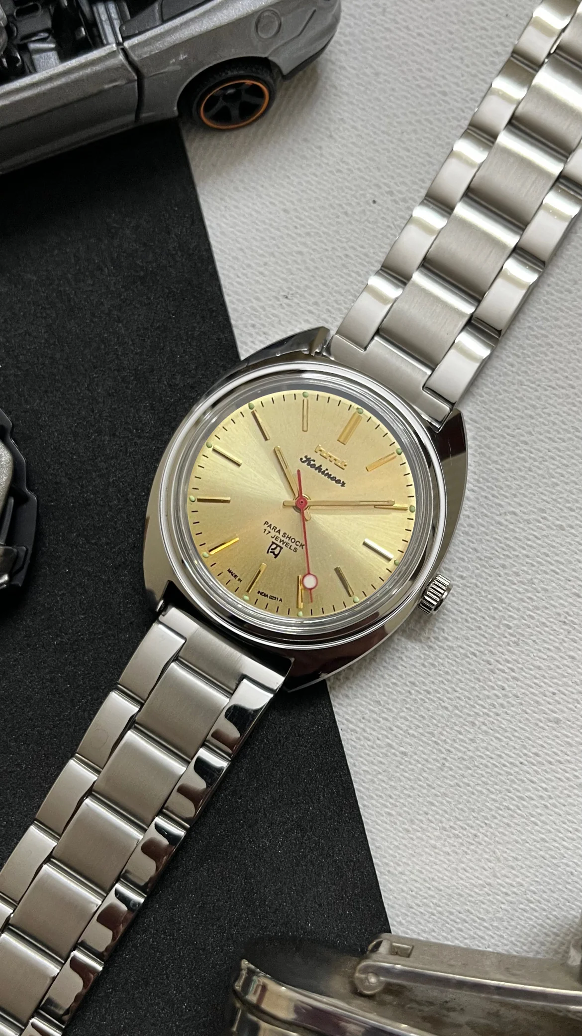 HMT Kohinoor - GOLD Dial - Image 3