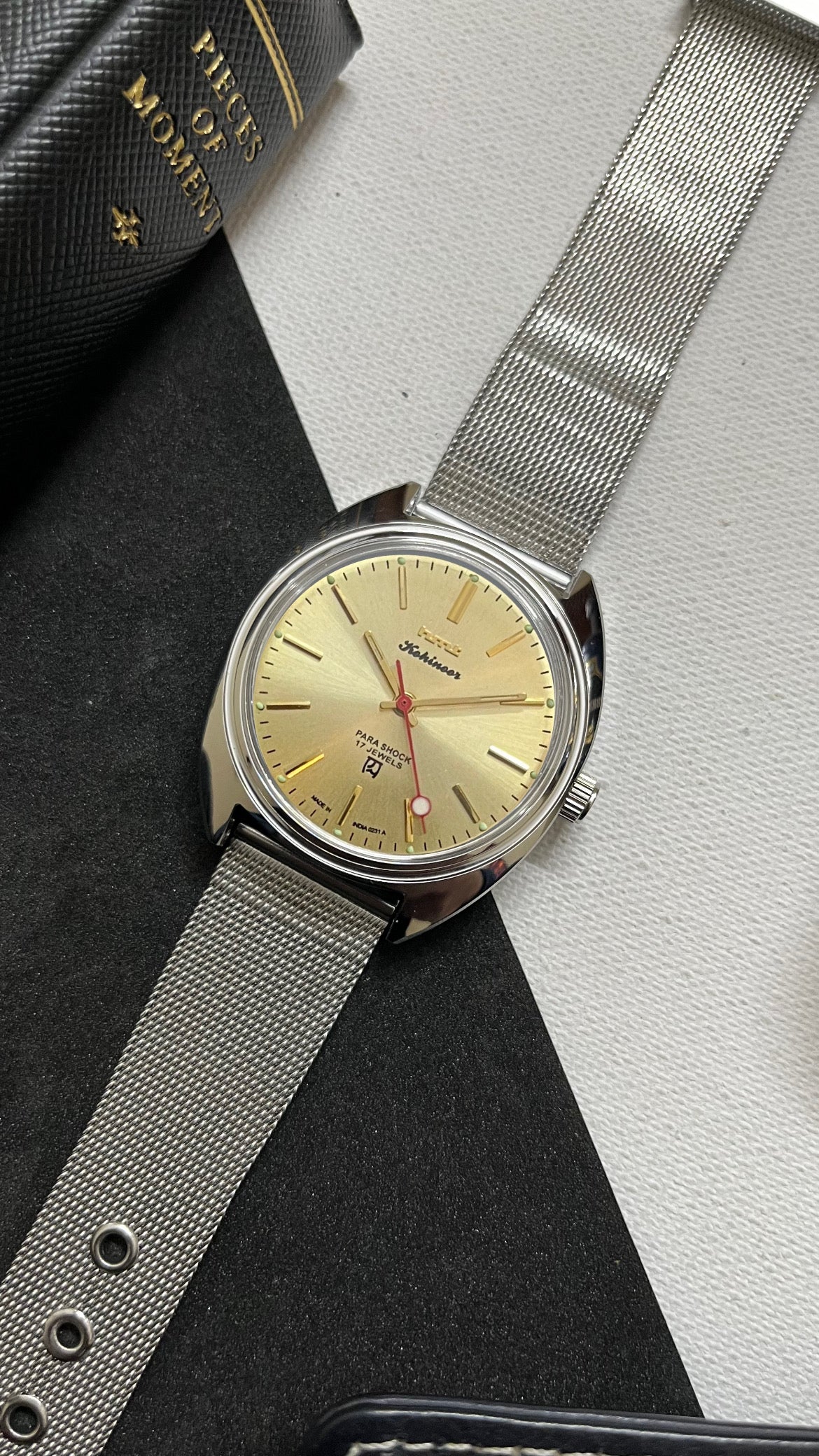 HMT Kohinoor - GOLD Dial - Image 4