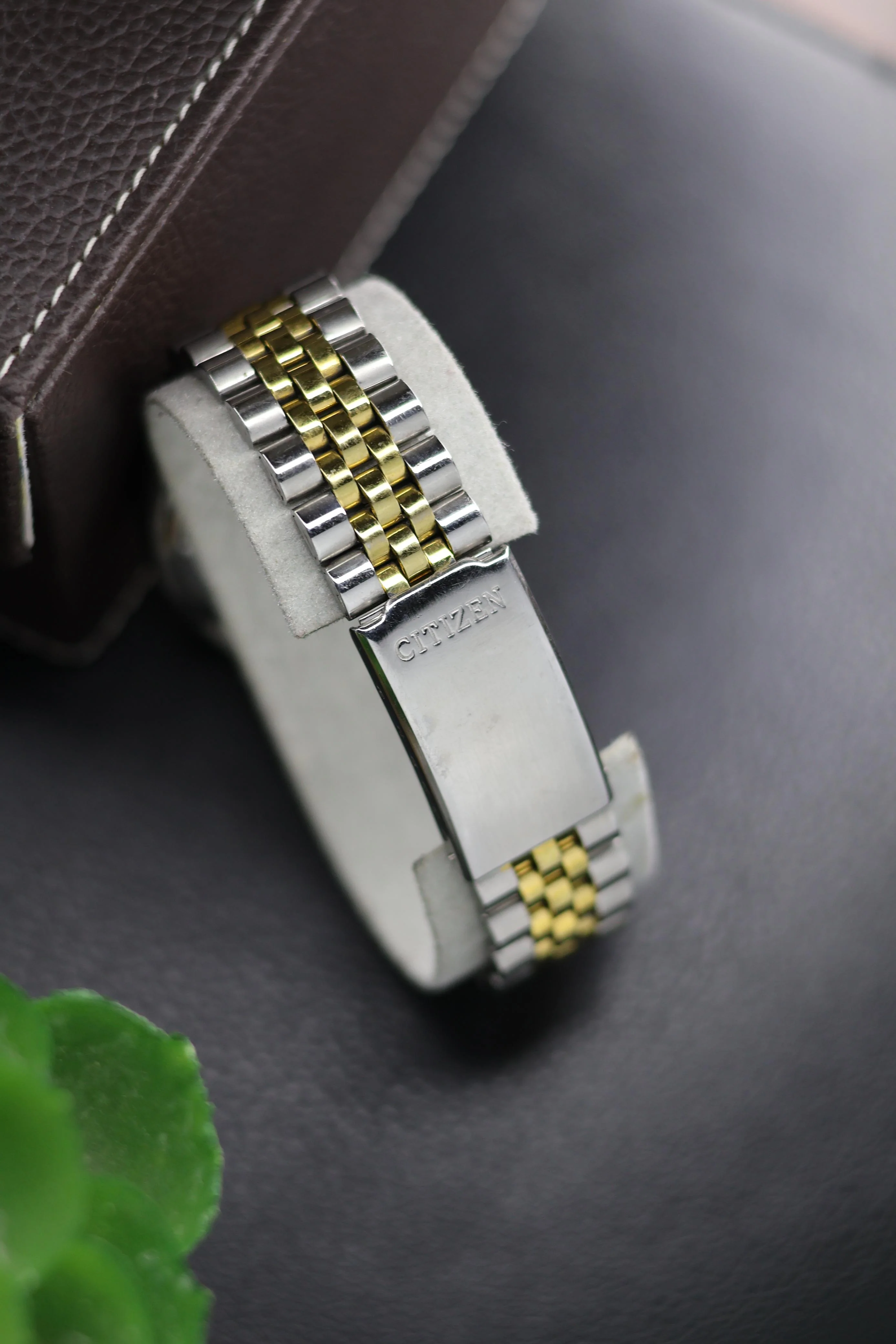 (Super Rare) Citizen Eagle 7 Two Tone Champagne Dial with Fluted Bezel - Automatic Vintage Watch (Pre Owned) - A219 - Image 3